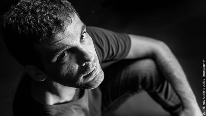 apostolos-rizos-mavri-tripa