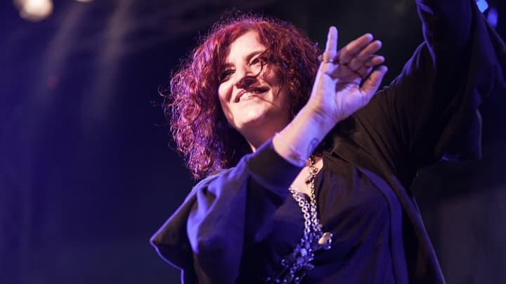 Μάρθα Φριντζήλα Οι εξομολογήσεις του Σαββάτου Γυάλινο Up Stage martha-frintzila-gialino