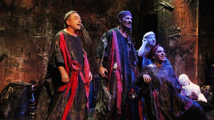 skoupidia-theatro-avlaia