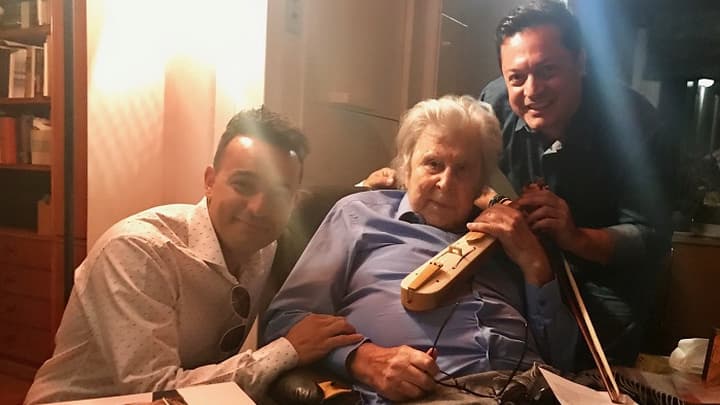 Κωνσταντίνος και Ματθαίος Τσαχουρίδης - Μίκης ο Ευξείνιος tsaxouridis-mmth